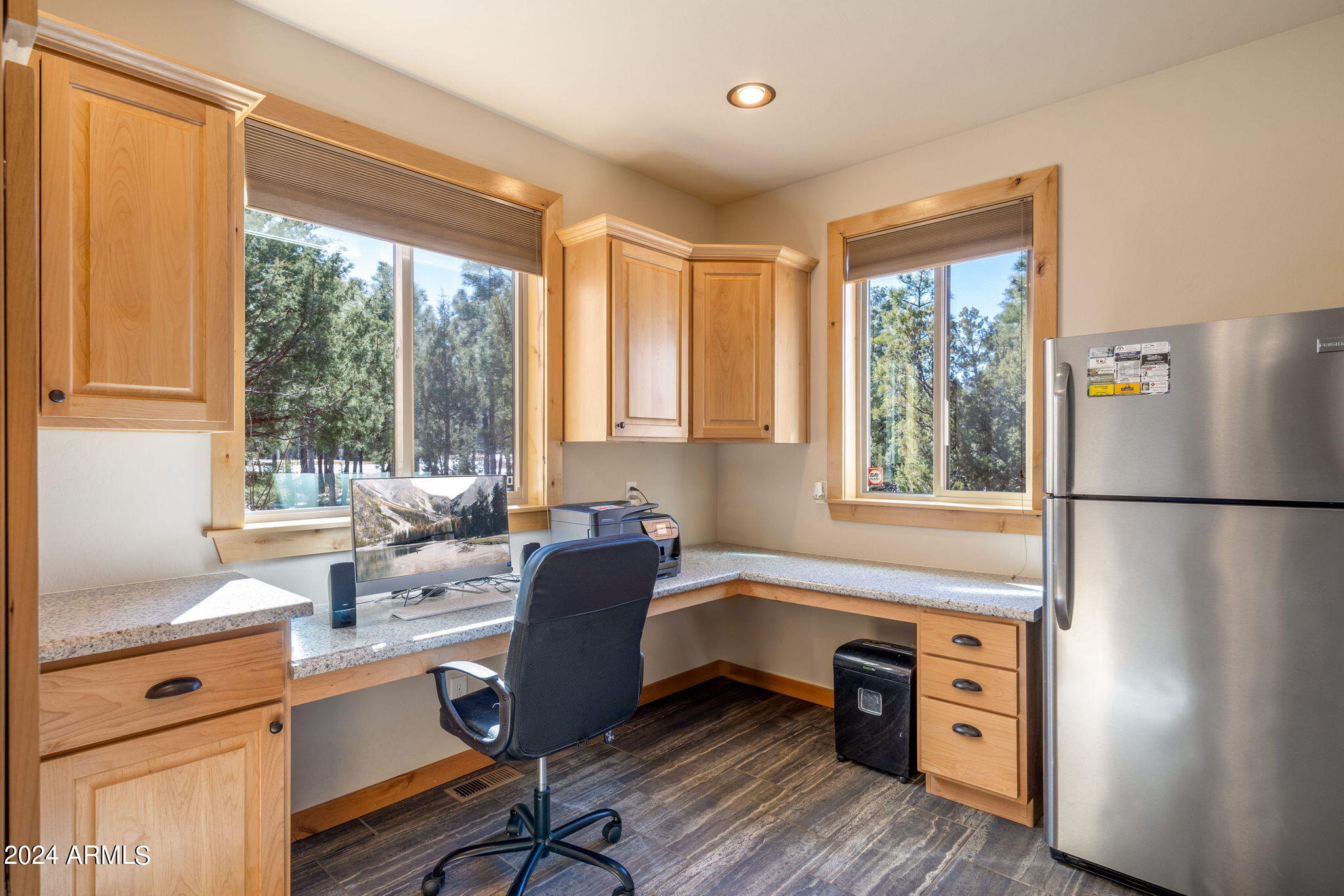101 South Falling Leaf Road Show Low, AZ 85901 - Photo 29 of 52 Work space