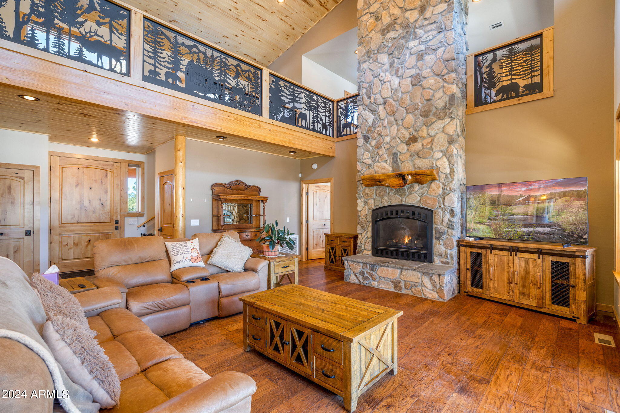 101 South Falling Leaf Road Show Low, AZ 85901 - Photo 5 of 52 Great room