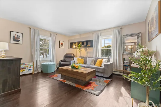 $565,000 | 10 Helin Road, Hopewell Junction, NY 12533