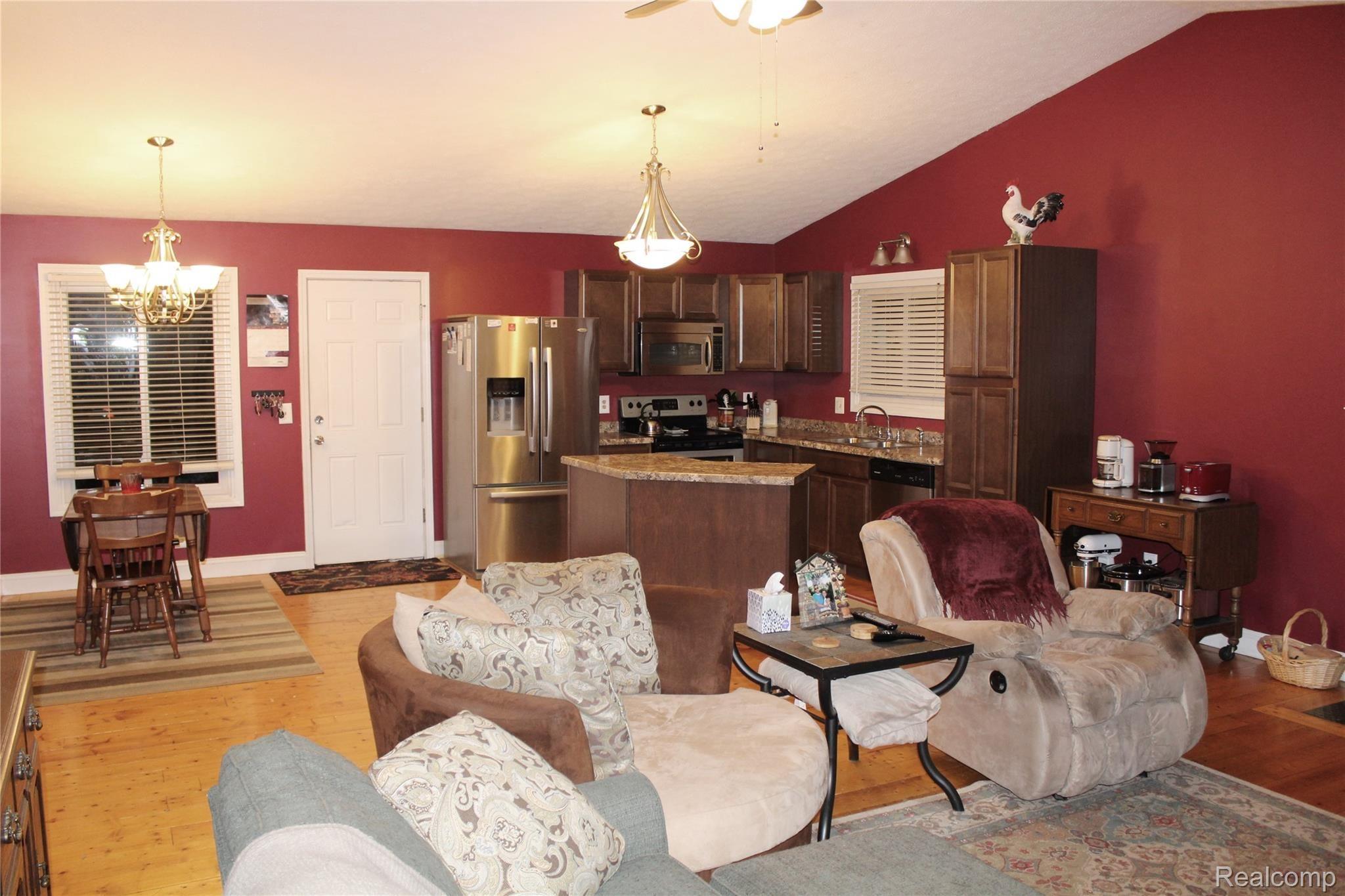 548 Glenwyth Road Brighton, MI 48116 - Photo 21 of 47 2019-12-09 20.30