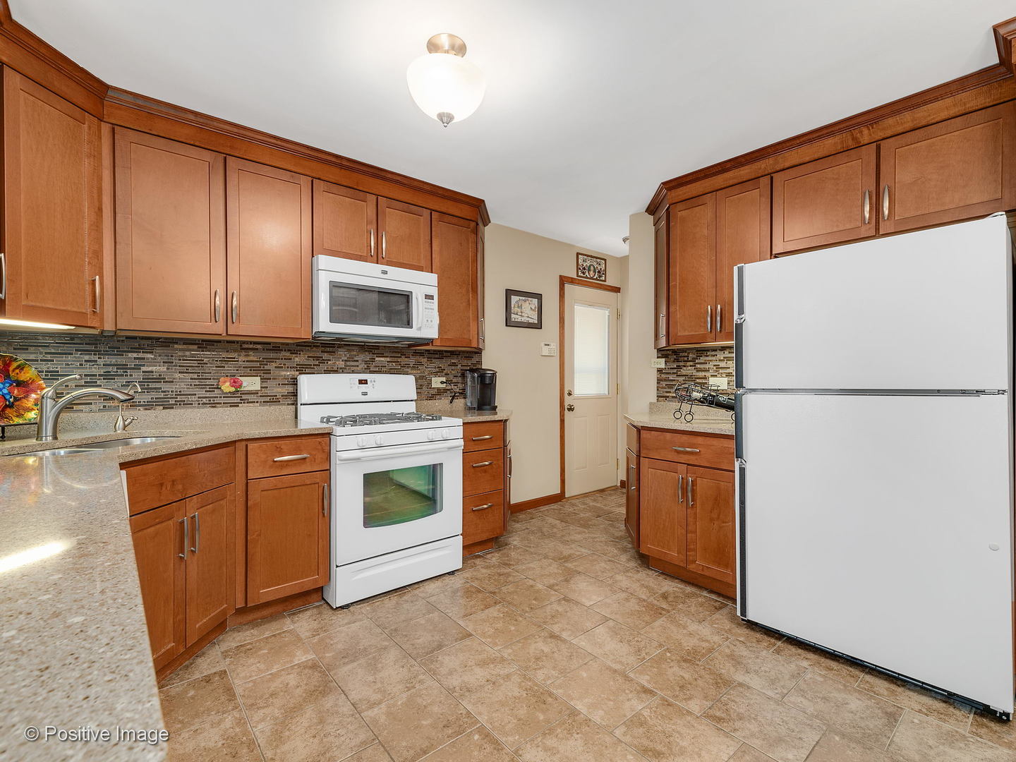 320 High Ridge Road Hillside, IL 60162 - Photo 5 of 23