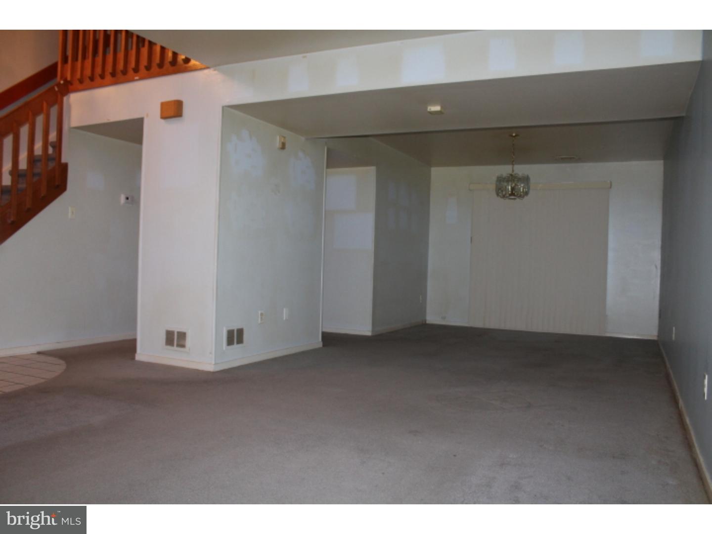 164 Crossing Way Clementon, NJ 08021 - Photo 3 of 15 Gallery Image 3