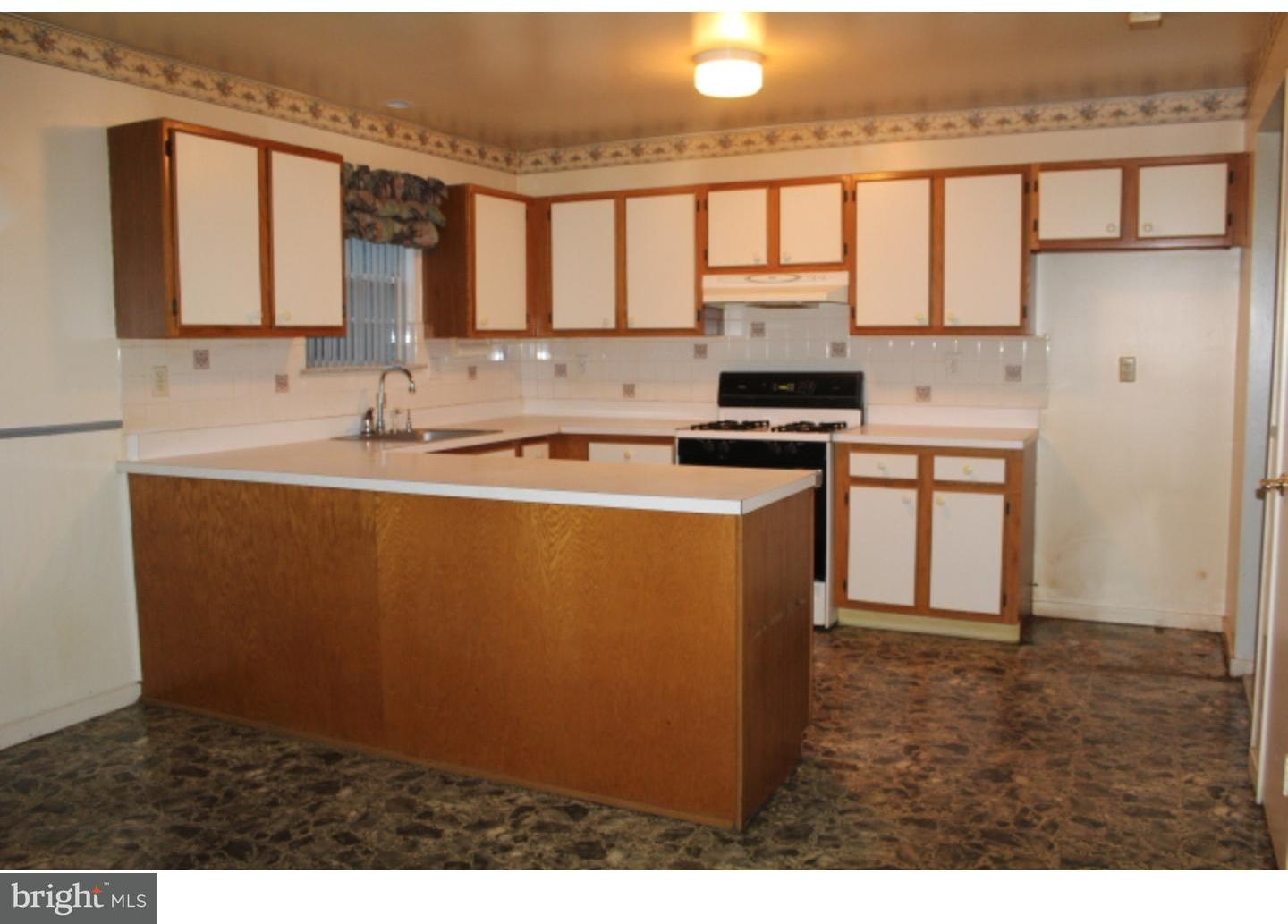 164 Crossing Way Clementon, NJ 08021 - Photo 4 of 15 Gallery Image 4