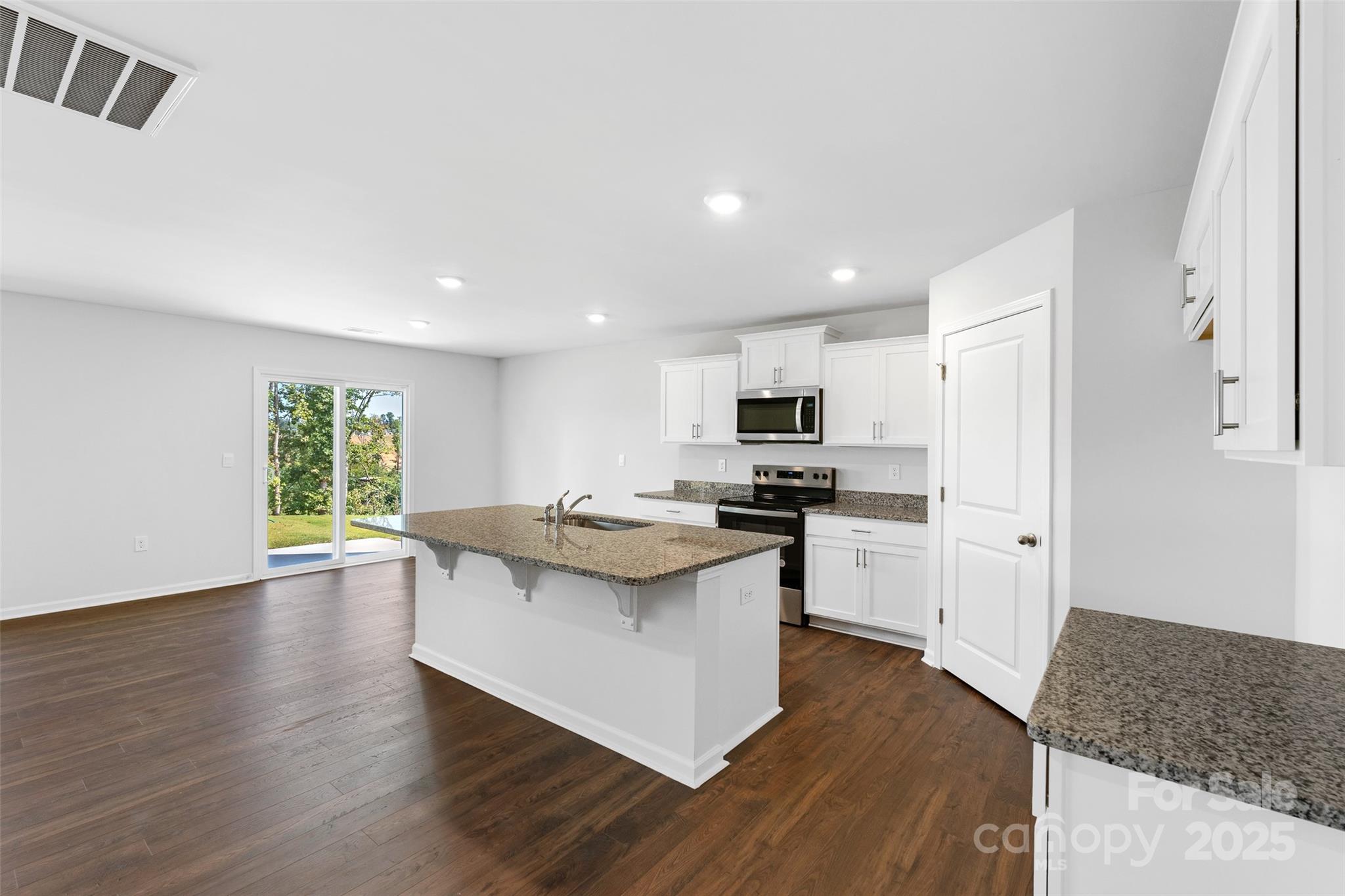 24 Byron Park Road Clyde, NC 28721 - Photo 5 of 27