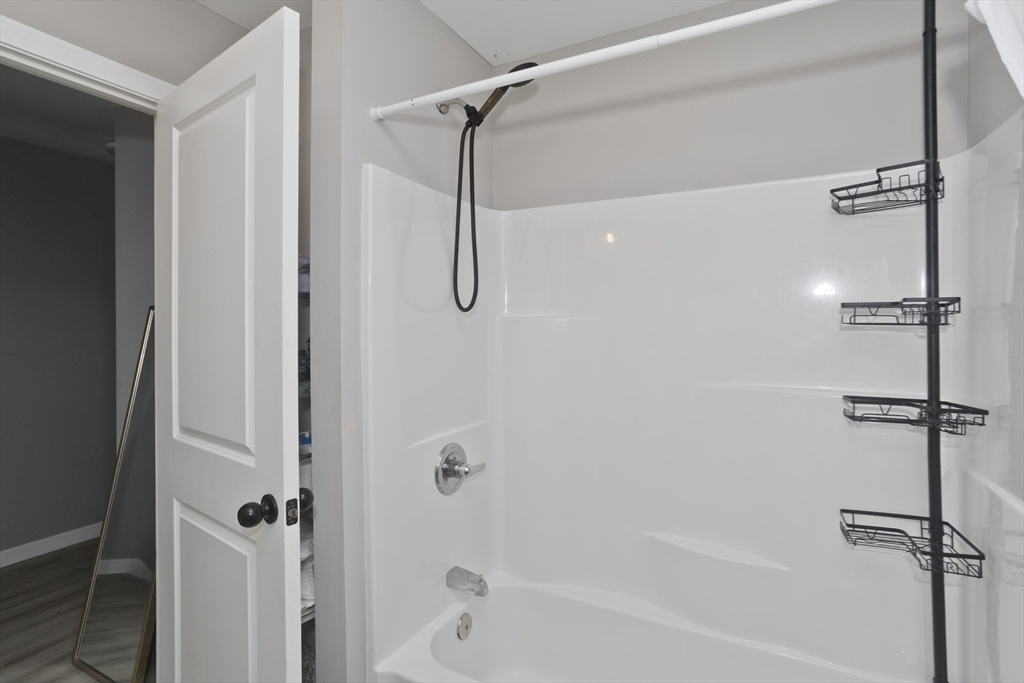 32-34 Clark Street Springfield, MA 01105 - Photo 15 of 23