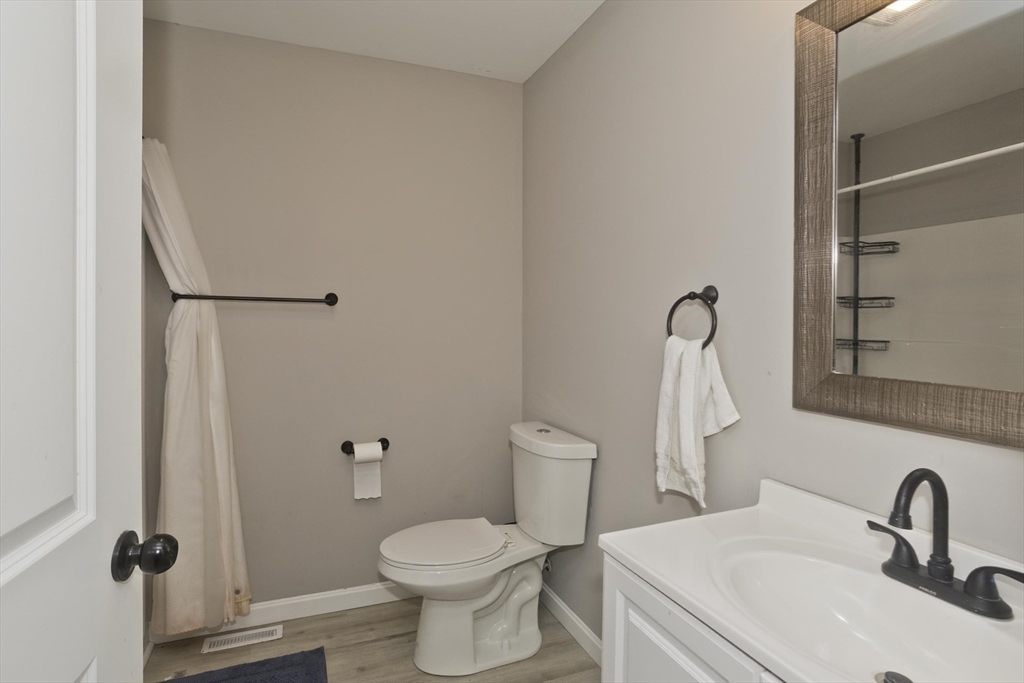 32-34 Clark Street Springfield, MA 01105 - Photo 16 of 23