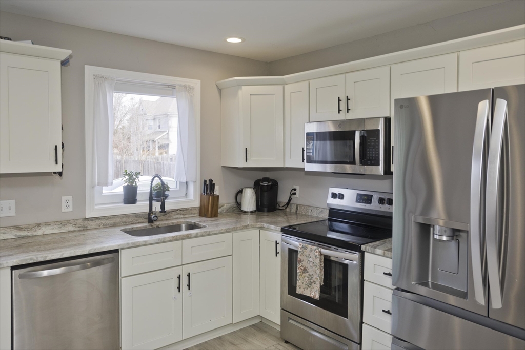 32-34 Clark Street Springfield, MA 01105 - Photo 18 of 23