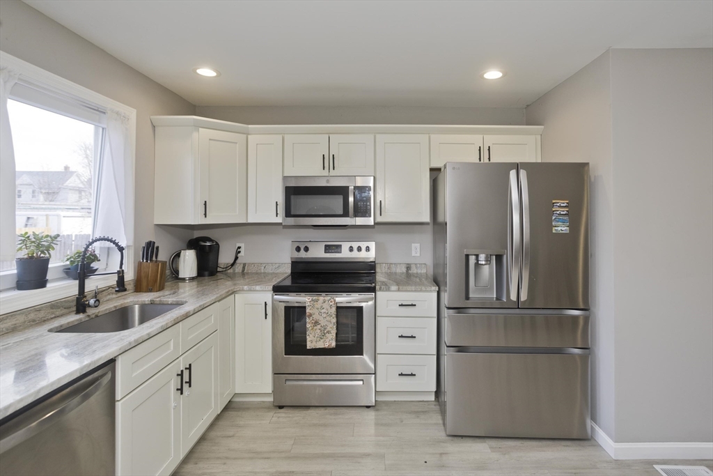 32-34 Clark Street Springfield, MA 01105 - Photo 19 of 23