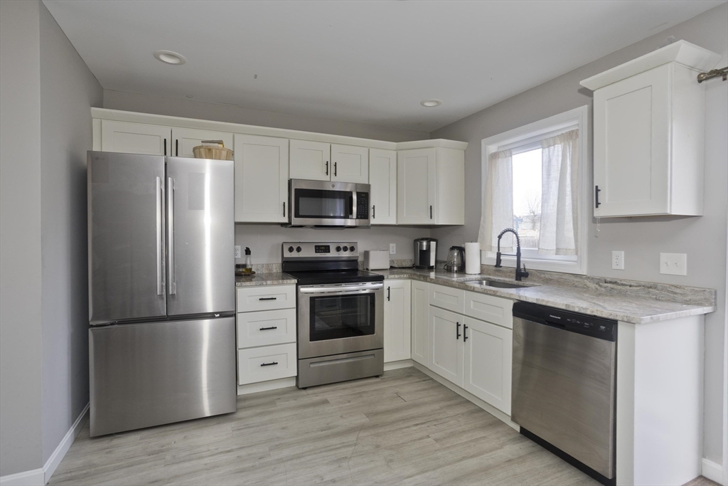 32-34 Clark Street Springfield, MA 01105 - Photo 6 of 23