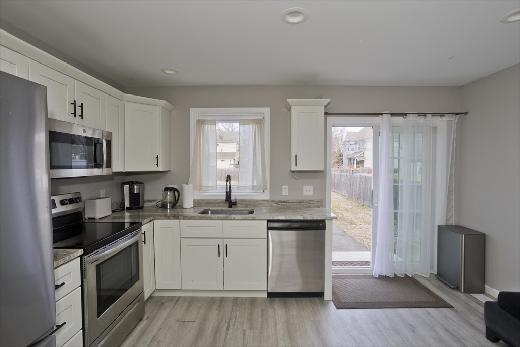 32-34 Clark Street Springfield, MA 01105 - Photo 7 of 23