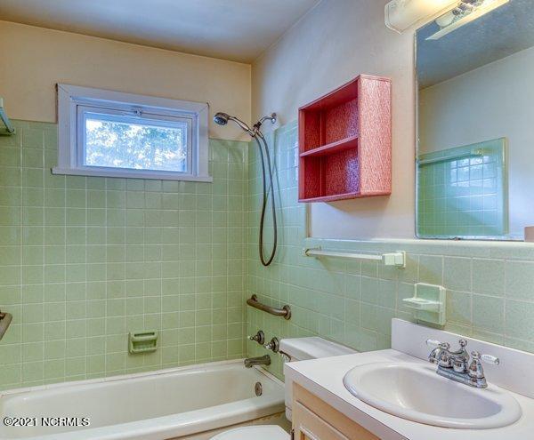 226 Oakhurst Road Wilmington, NC 28409 - Photo 24 of 49 m_226_Oakhurst-27