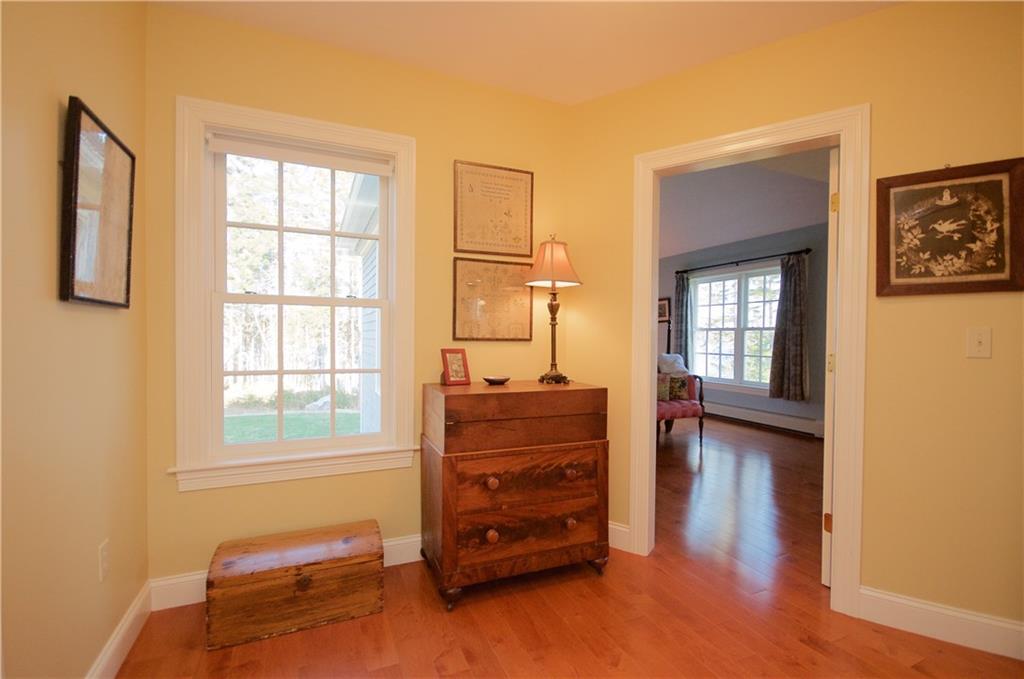 650 Deaver Road Waldoboro, ME 04572 - Photo 15 of 27 Vestibule between master bedroom and...