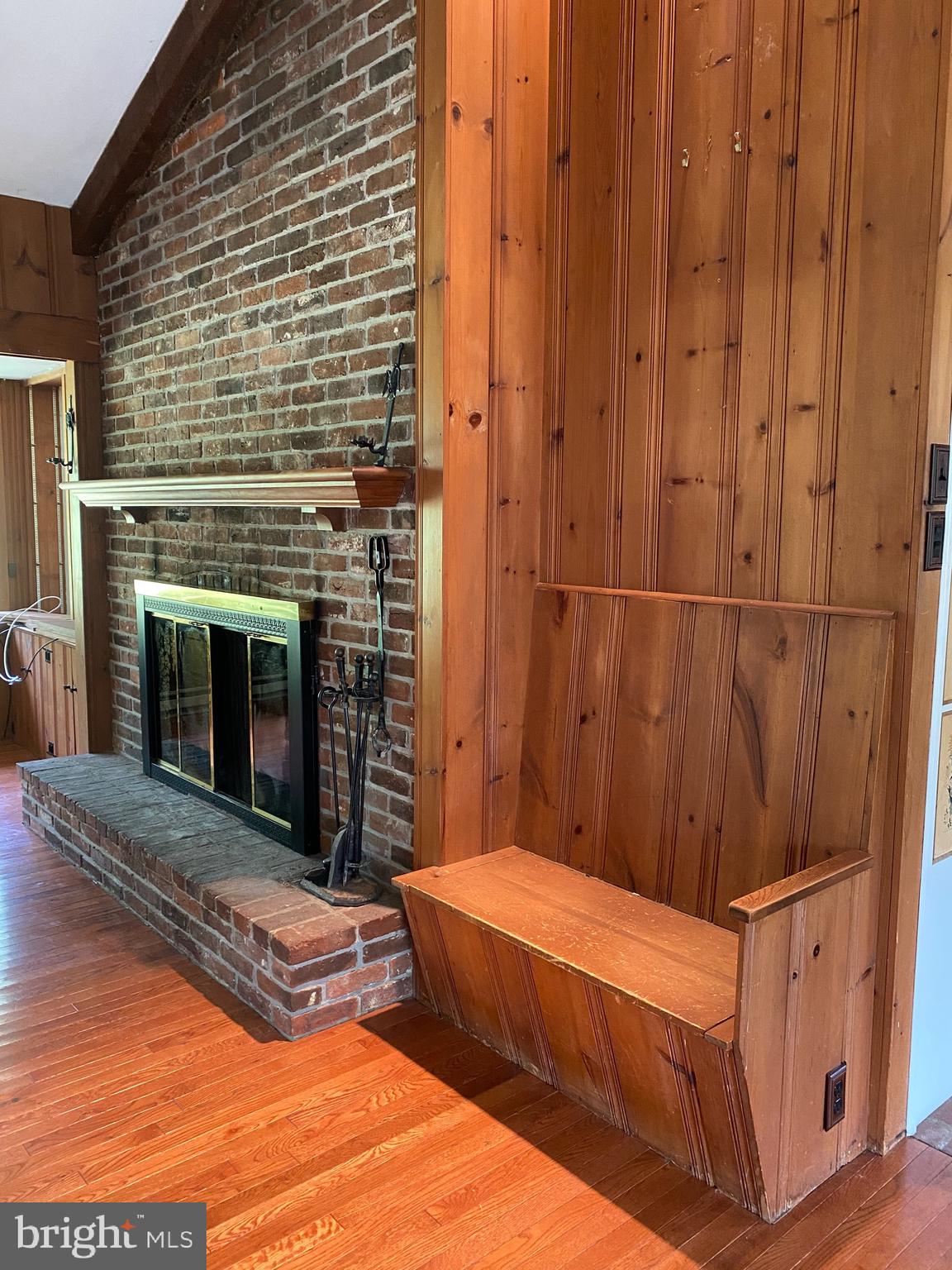 3108 Goezel Road Perkiomenville, PA 18074 - Photo 14 of 40 Built in bench