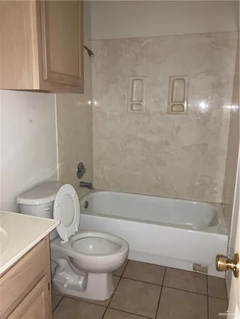 $900 | 2408 Moonlight Lane, Unit 3, Edinburg, TX 78541