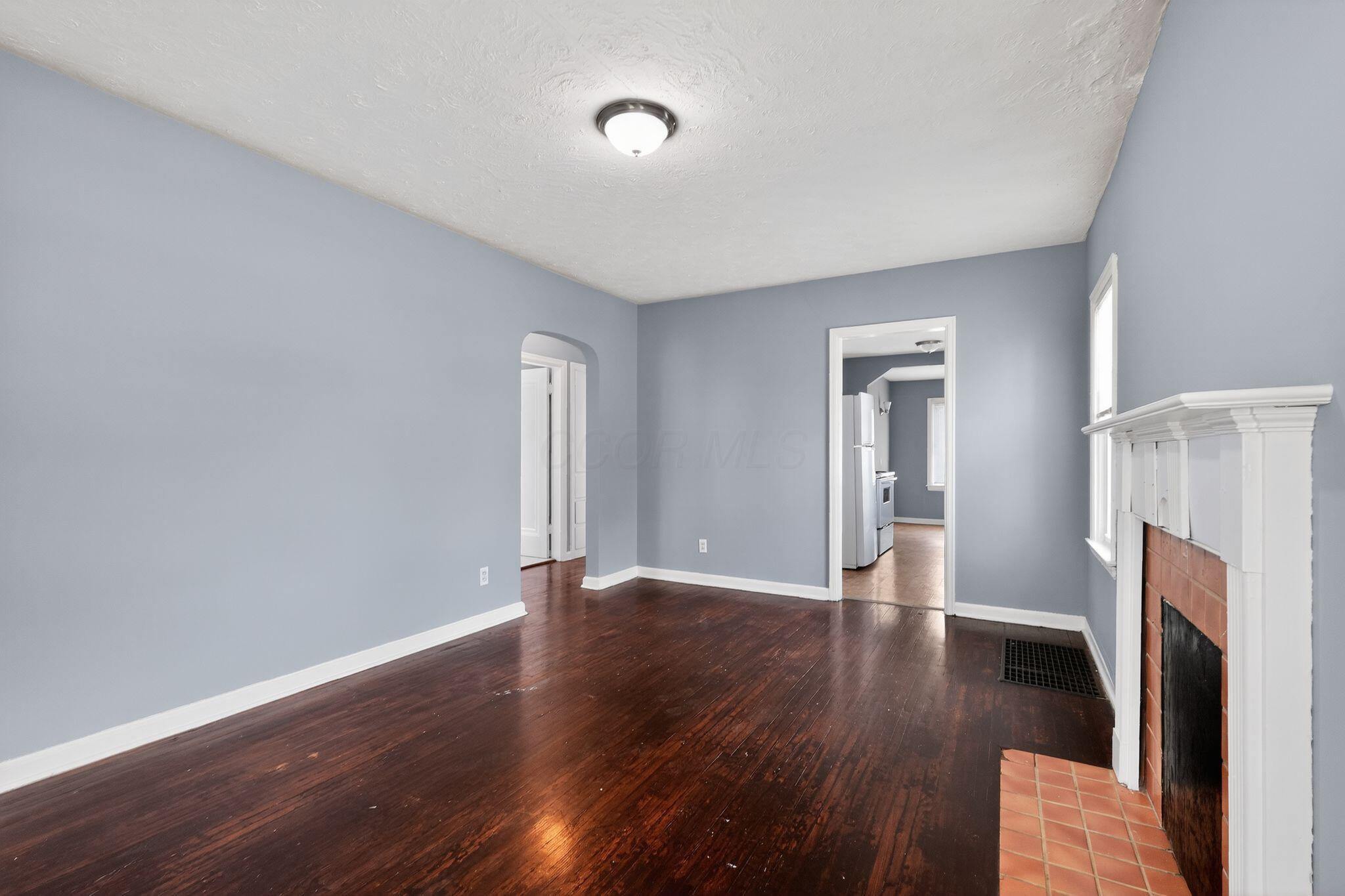 669 South Hampton Road Columbus, OH 43213 - Photo 10 of 28