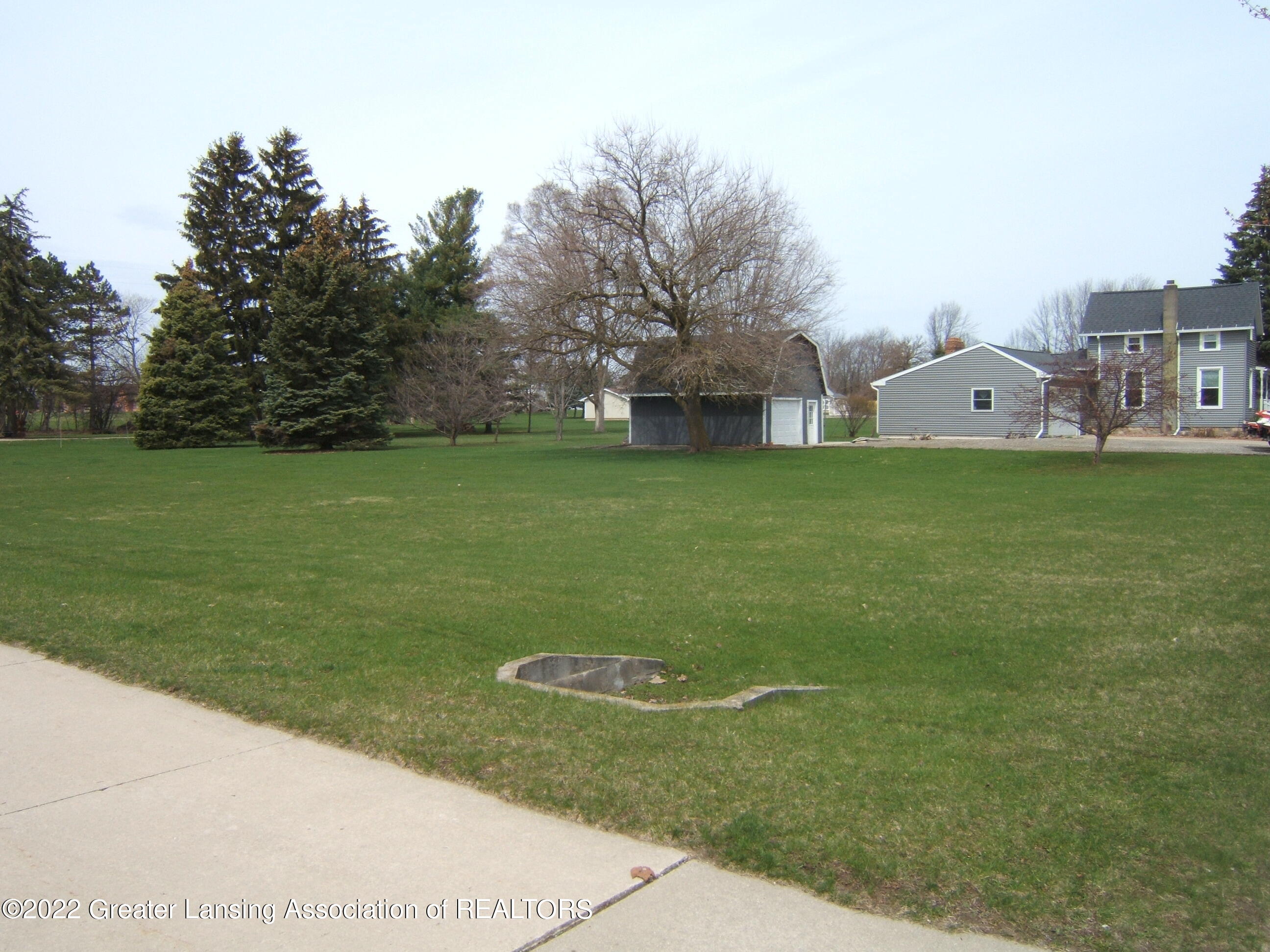 209 East Townsend Road St. Johns, MI 48879 - Photo 1 of 4 209 E Townsend