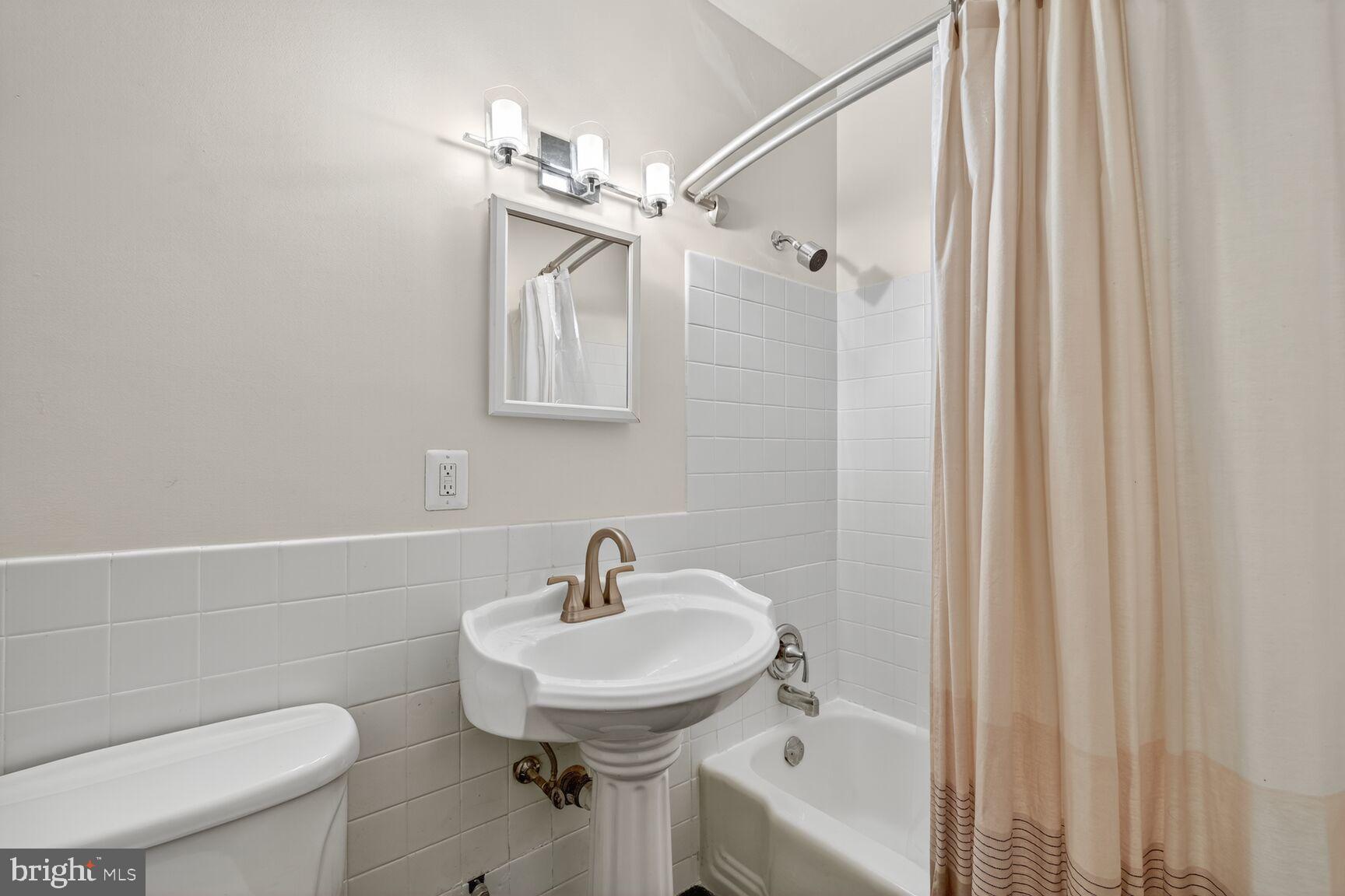 4000 Tunlaw Road Northwest, Unit 116 Washington, DC 20007 - Photo 11 of 20