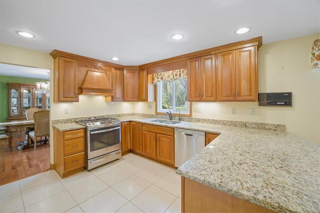 7152 Shannon Road Verona, PA 15147 - Photo 9 of 25 Gallery Image 9