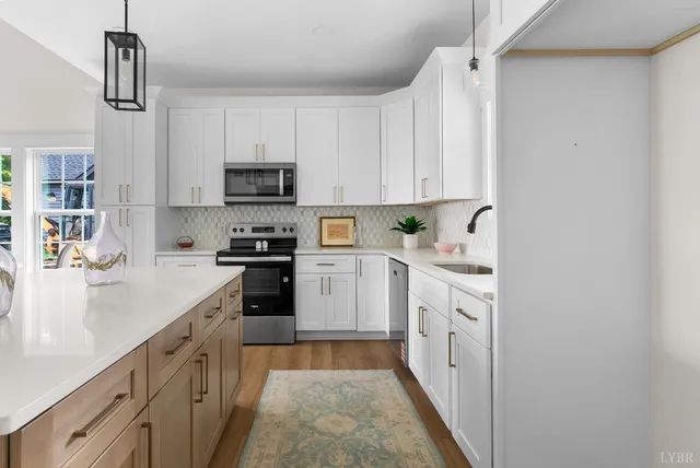 $459,900 | 23 Camellia Place, Moneta, VA 24121