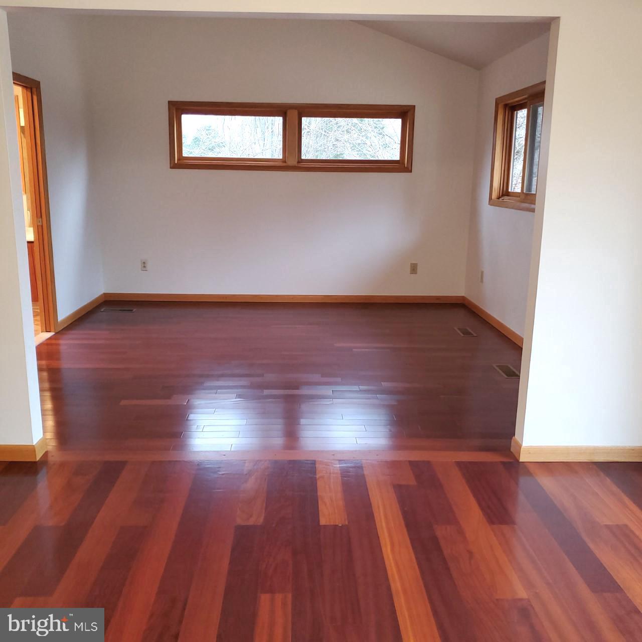 14901 Springfield Road Darnestown, MD 20874 - Photo 13 of 40 Master Bedroom