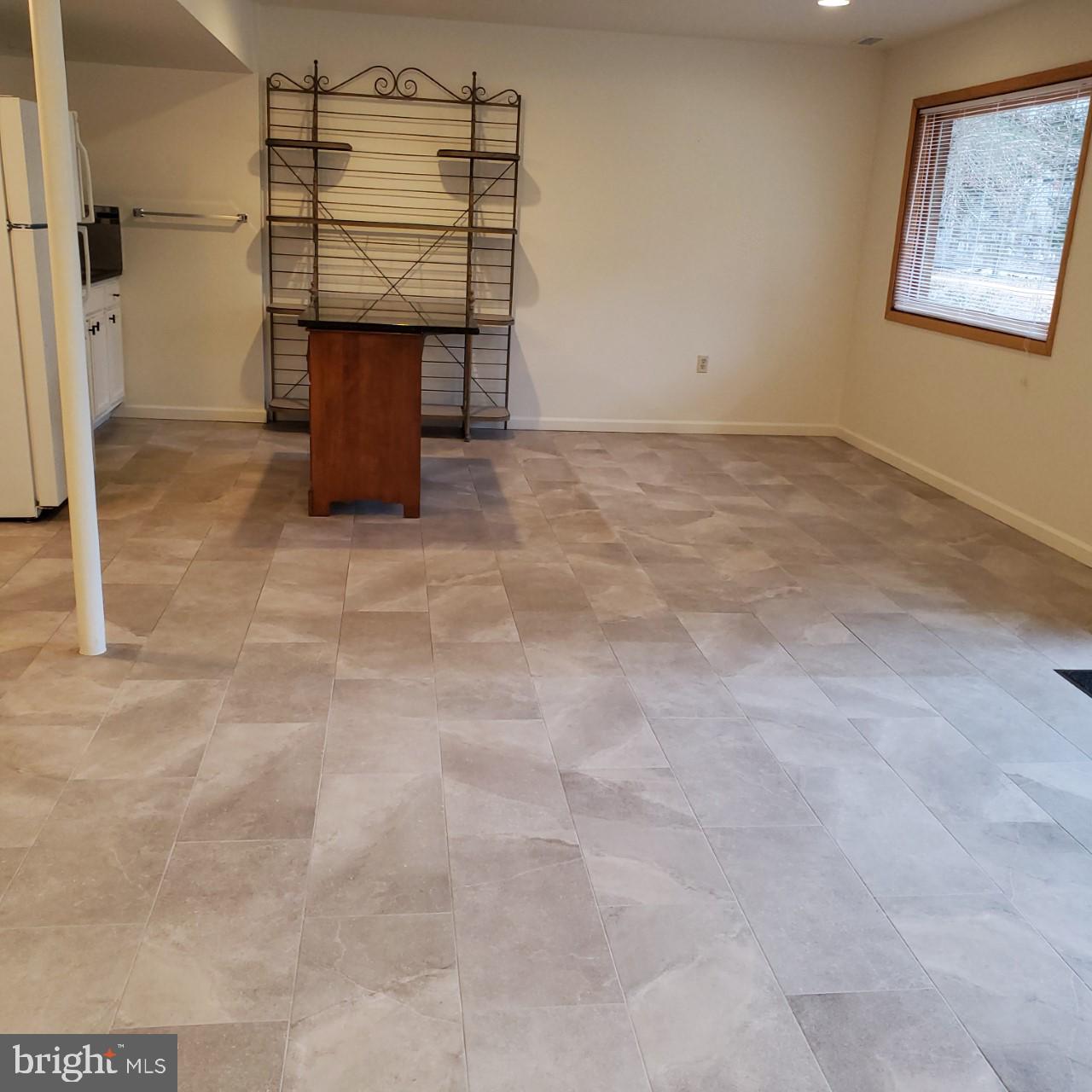 14901 Springfield Road Darnestown, MD 20874 - Photo 27 of 40 Lower Level Kichenette