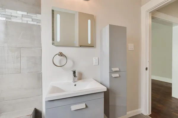 $1,850 | 1219 West Gray Street, Unit 2, Houston, TX 77019