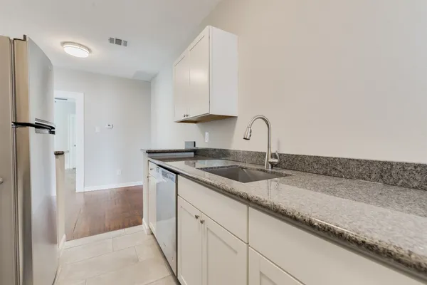 $1,850 | 1219 West Gray Street, Unit 2, Houston, TX 77019