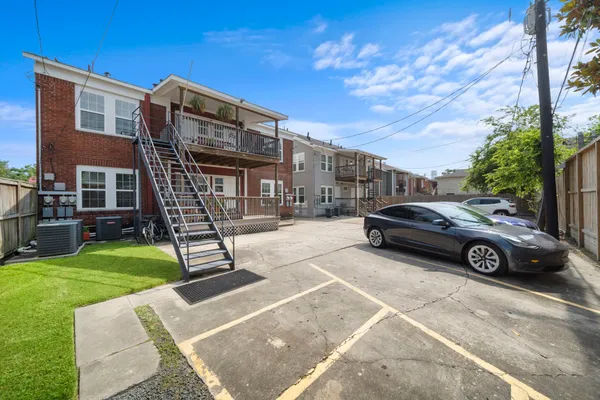 $1,850 | 1219 West Gray Street, Unit 2, Houston, TX 77019