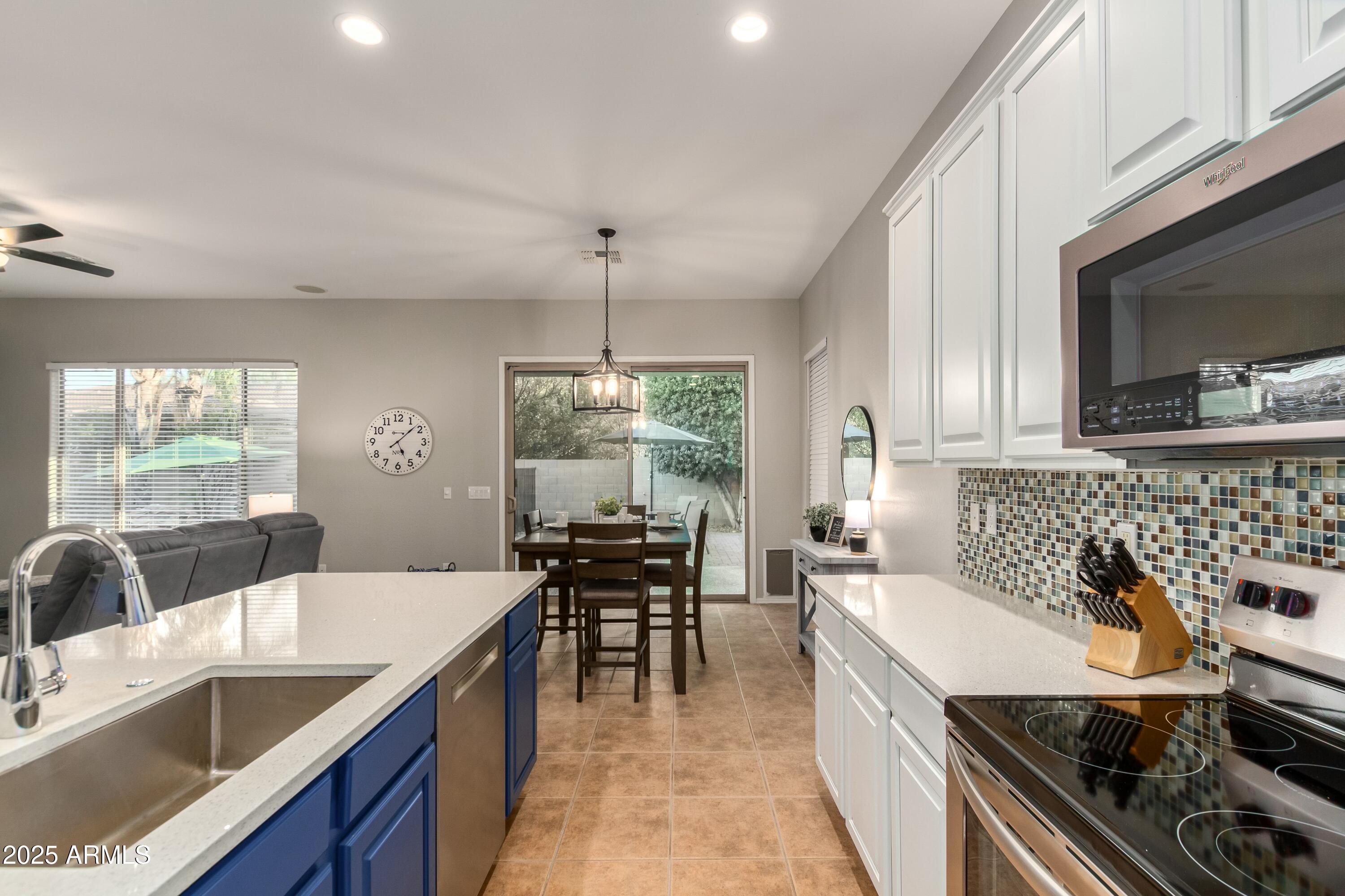 3419 West Zuni Brave Trail Phoenix, AZ 85086 - Photo 13 of 51 tempImageIeJw4m