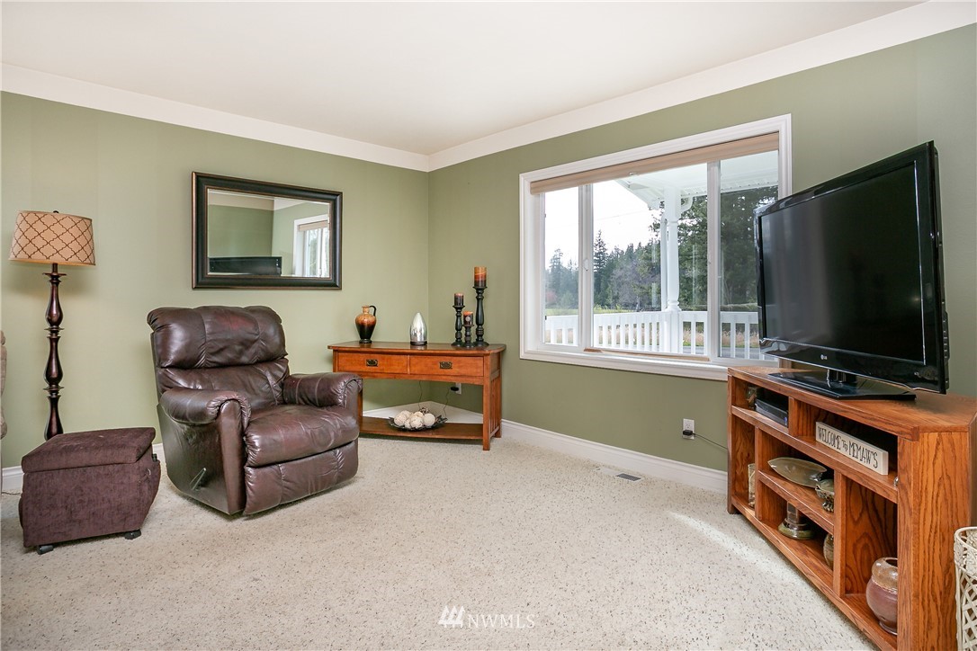 4374 Dewey Road Bellingham, WA 98226 - Photo 7 of 21 Gallery Image 7