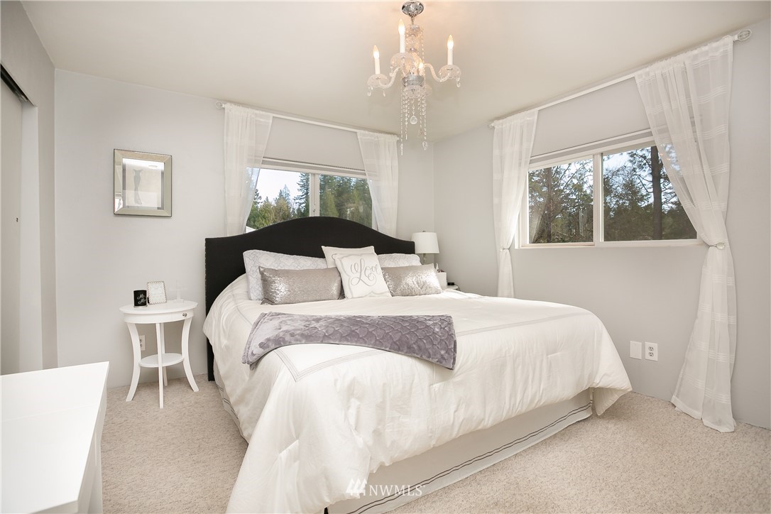 4374 Dewey Road Bellingham, WA 98226 - Photo 9 of 21 Gallery Image 9