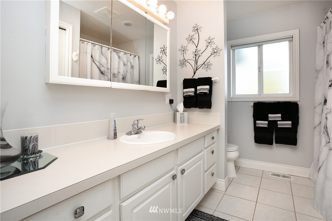 4374 Dewey Road Bellingham, WA 98226 - Photo 10 of 21 Gallery Image 10