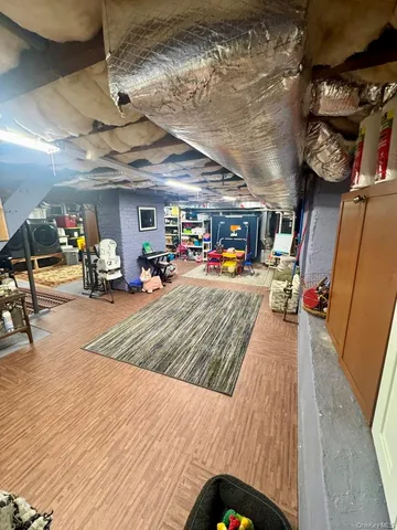 $875,000 | 27 Hewlett Court, Babylon, NY 11702