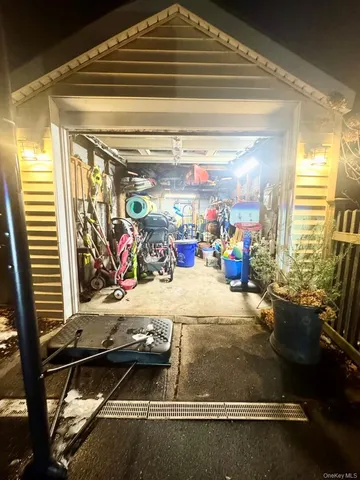 $875,000 | 27 Hewlett Court, Babylon, NY 11702