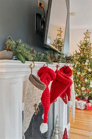 $875,000 | 27 Hewlett Court, Babylon, NY 11702