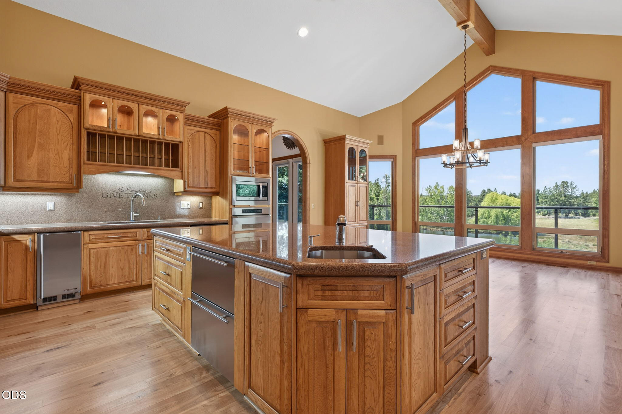 21955 Rickard Road Bend, OR 97702 - Photo 9 of 50