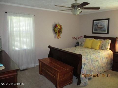 1056 Cabin Museum Road Turkey, NC 28393 - Photo 12 of 19 Mstr bed