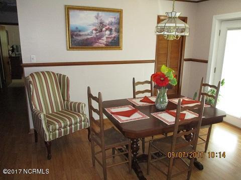 1056 Cabin Museum Road Turkey, NC 28393 - Photo 9 of 19 Dinning 1