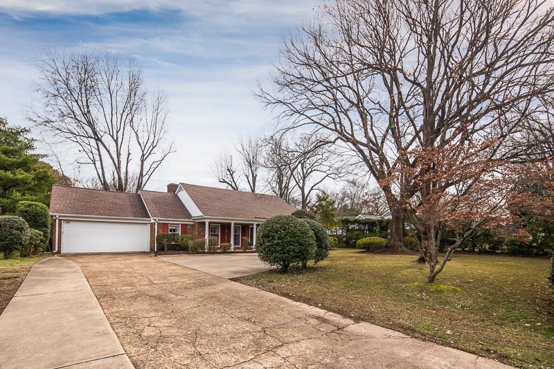 350 North Perkins Road Memphis, TN 38117 - Photo 2 of 25 Parking is very easy: there is a turnaround, so no backing out necessary. Also convenient to side street parking for friends and guests. A short distance (and easy access) to Avon Park. Between Chickasaw and Erwin.
