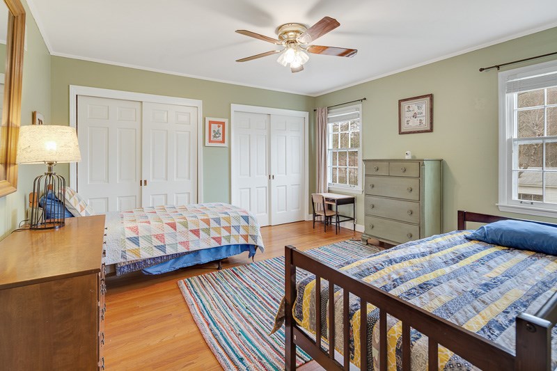 350 North Perkins Road Memphis, TN 38117 - Photo 19 of 25 Bedroom 4 is upstairs and has two closets!