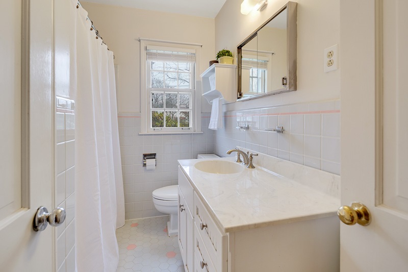350 North Perkins Road Memphis, TN 38117 - Photo 21 of 25 The third bathroom is upstairs