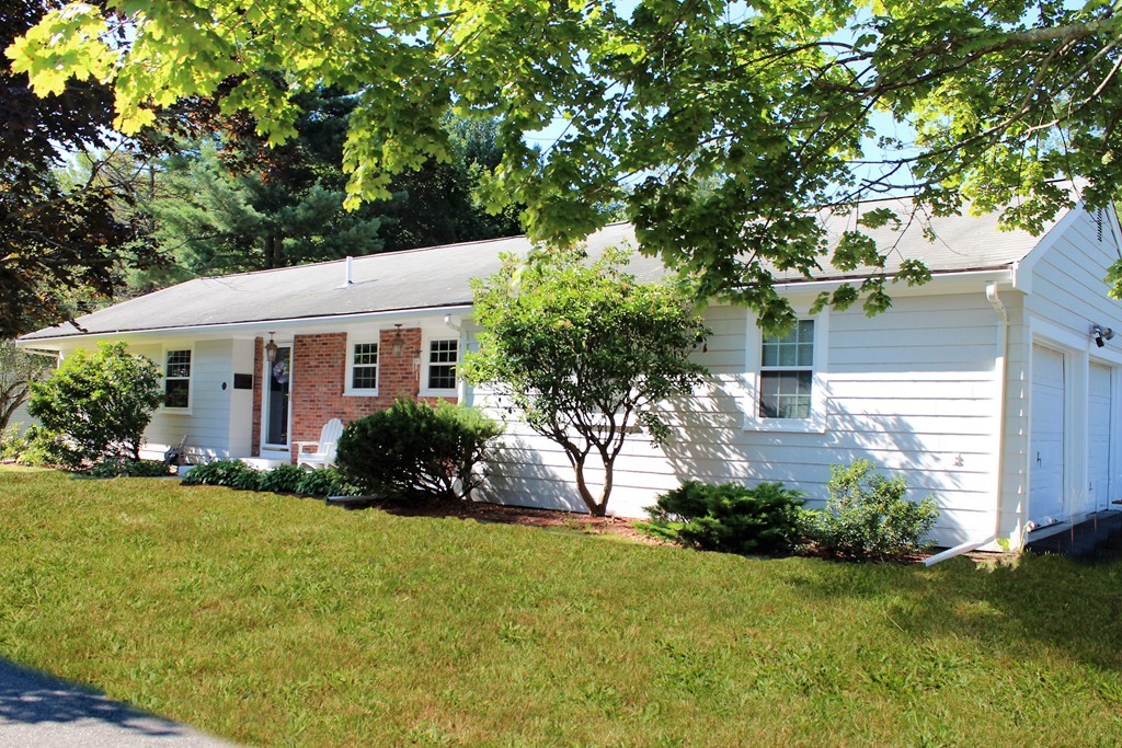 31 Robbie Road Braintree, MA 02184 - Photo 1 of 22 Gallery Image 1