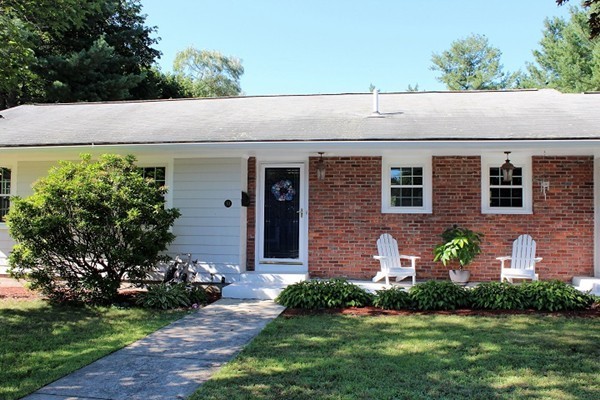 31 Robbie Road Braintree, MA 02184 - Photo 2 of 22 Gallery Image 2