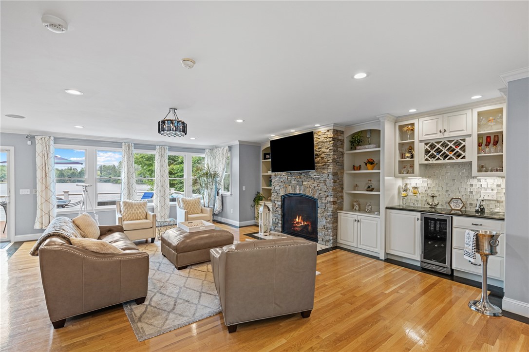 25 Northup Plat Road Coventry, RI 02816 - Photo 3 of 41