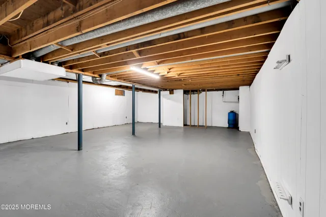 a view of a room with an empty space