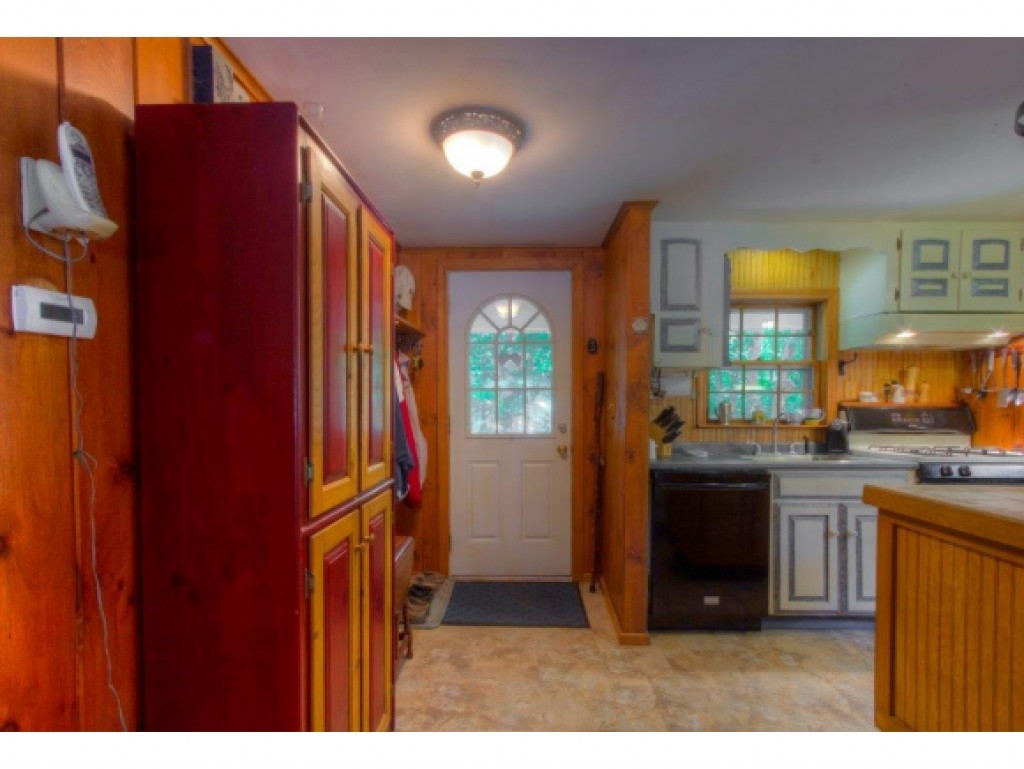 223 Pinkham Road Middleton, NH 03887 - Photo 6 of 28