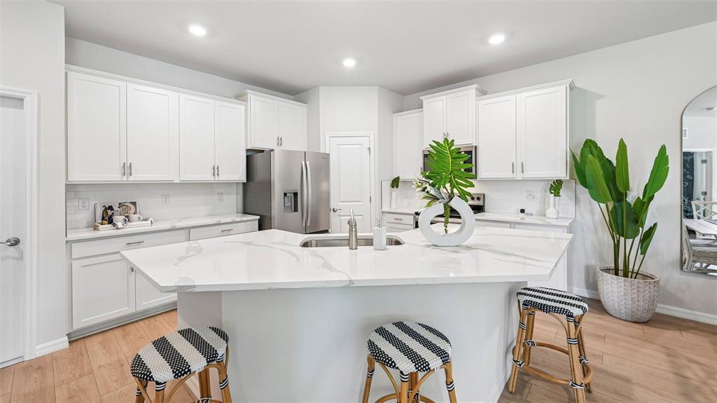 18342 Tavernside Trail Lakewood Ranch, FL 34211 - Photo 4 of 40