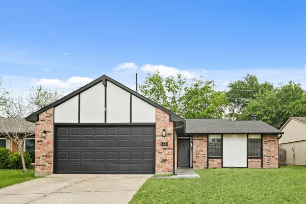 $2,400 | 6711 Pickett Drive, Richmond, TX 77469