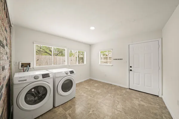 $2,400 | 6711 Pickett Drive, Richmond, TX 77469