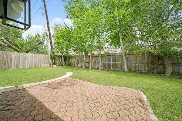 $2,400 | 6711 Pickett Drive, Richmond, TX 77469